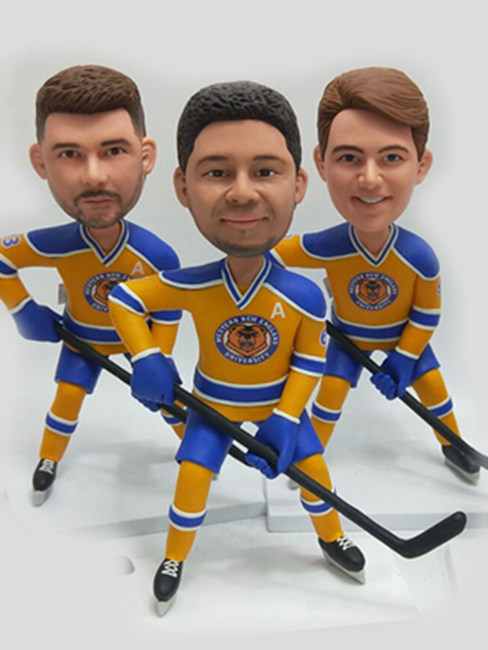 Playing Hockey bobbleheads - Click Image to Close